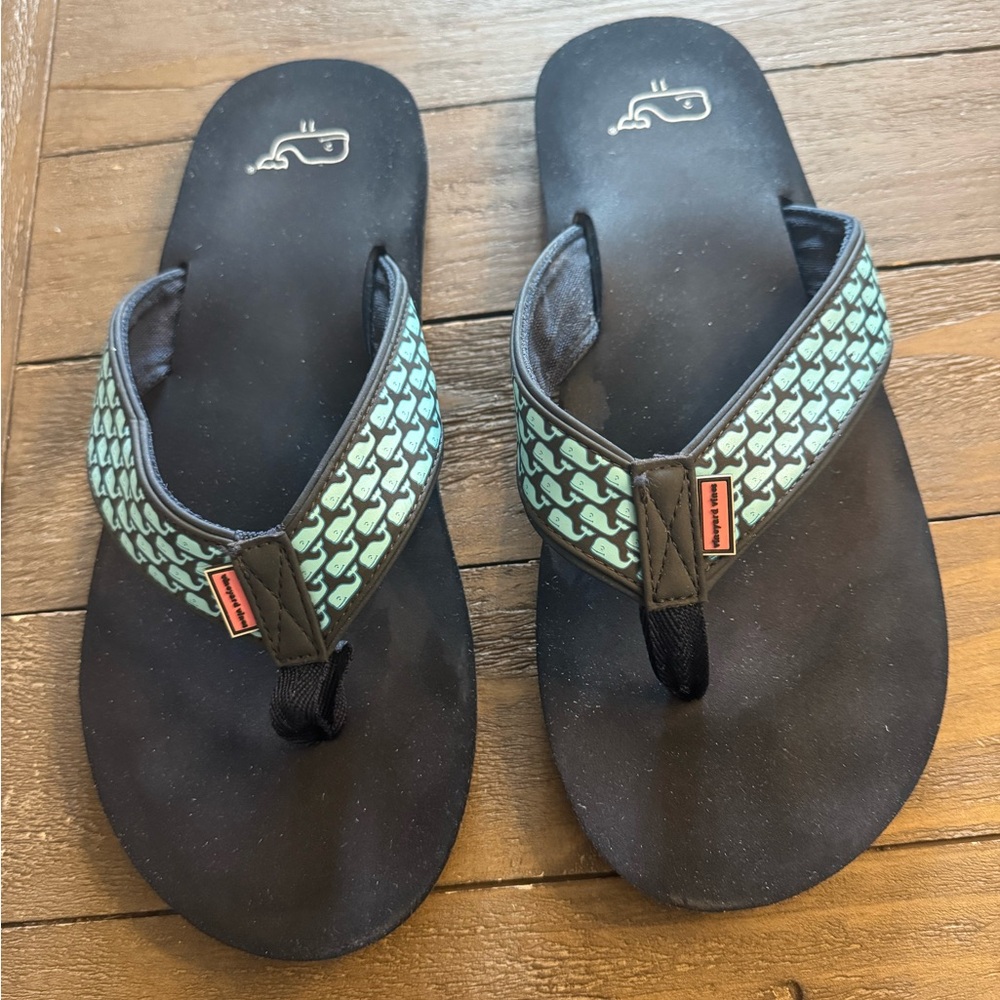 Classic Vineyard Vines Men’s Foam Flip Flops